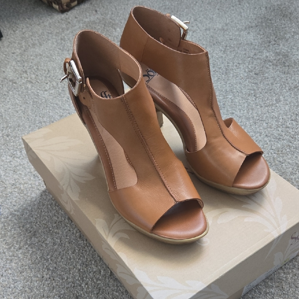Sofft Tan Open-Toe Heels
